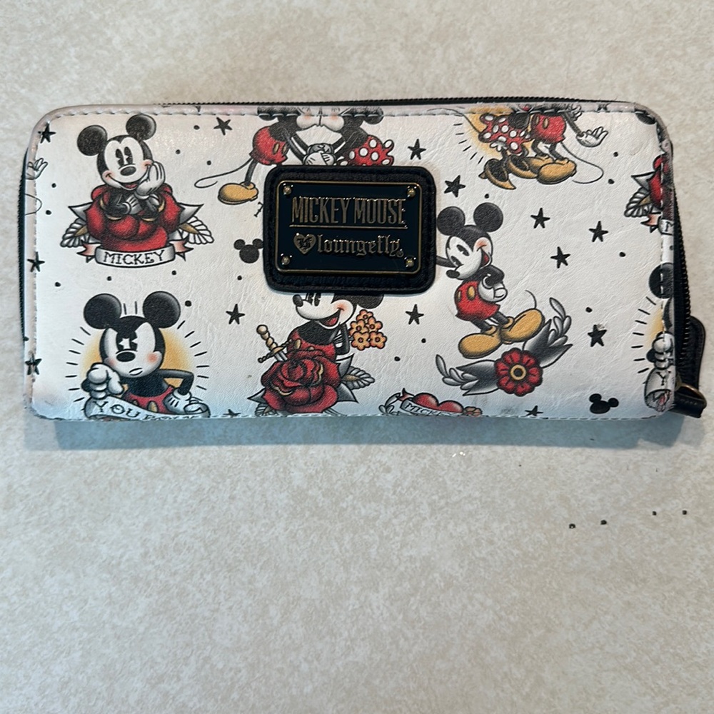 LoungeflyxDisney wallet